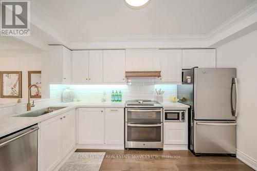 2095 Glenhampton Road, Oakville, ON - Indoor Photo Showing Kitchen With Stainless Steel Kitchen