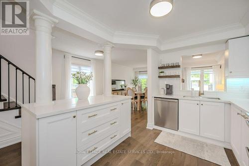 2095 Glenhampton Road, Oakville, ON - Indoor Photo Showing Kitchen