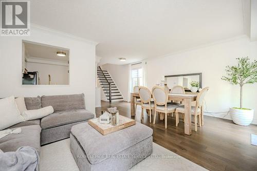 2095 Glenhampton Road, Oakville, ON - Indoor Photo Showing Living Room