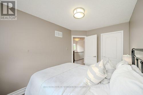 2095 Glenhampton Road, Oakville, ON - Indoor Photo Showing Bedroom