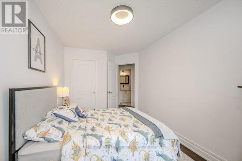 2095 Glenhampton Road, Oakville, ON - Indoor Photo Showing Bedroom