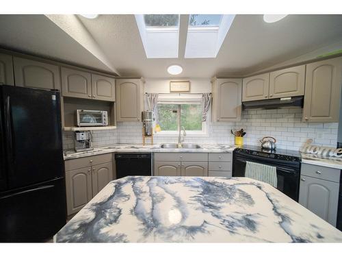 8144 Highway 3/93, Cranbrook, BC - Indoor Photo Showing Kitchen