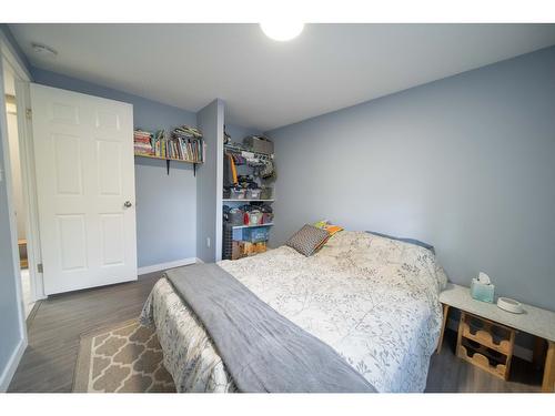 8144 Highway 3/93, Cranbrook, BC - Indoor Photo Showing Bedroom