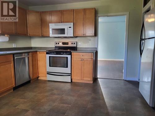 424 Bowron Avenue, Quesnel, BC - Indoor Photo Showing Kitchen