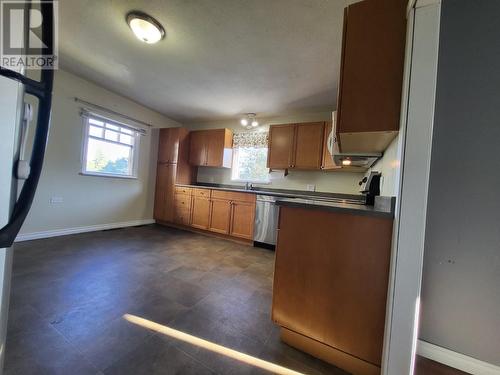 424 Bowron Avenue, Quesnel, BC - Indoor Photo Showing Kitchen