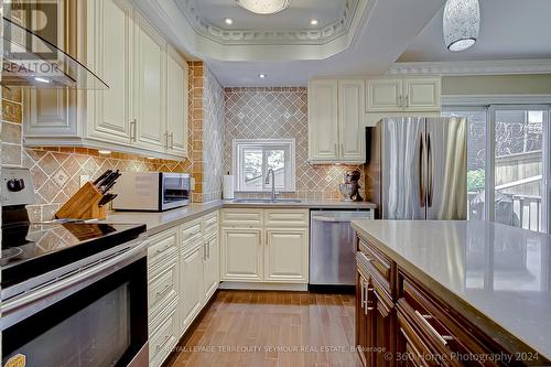 340 Jones Avenue, Toronto (Blake-Jones), ON - Indoor Photo Showing Kitchen With Upgraded Kitchen