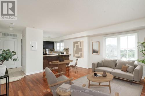 19 - 2551 Sixth Line, Oakville (River Oaks), ON - Indoor Photo Showing Living Room