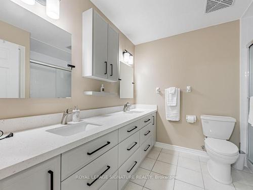 705-16 Dallimore Circ, Toronto, ON - Indoor Photo Showing Bathroom