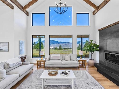 8555 Barnhartvale Road, Kamloops, BC - Indoor Photo Showing Living Room With Fireplace