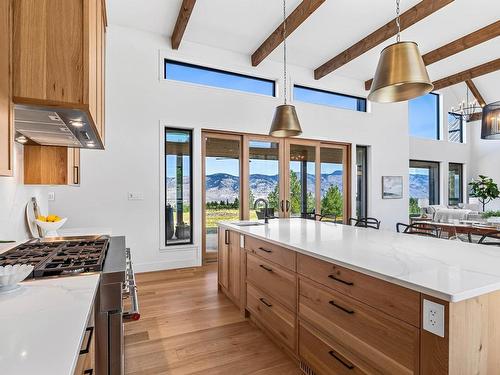 8555 Barnhartvale Road, Kamloops, BC - Indoor Photo Showing Kitchen