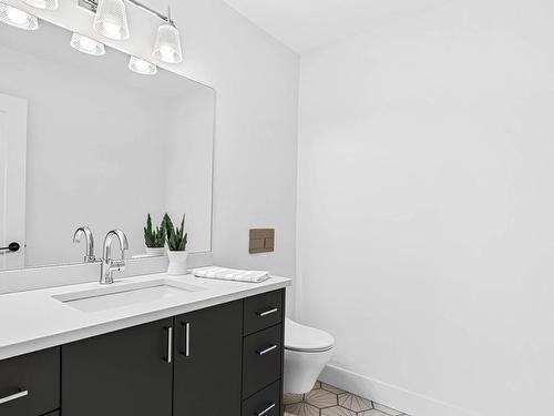 8555 Barnhartvale Road, Kamloops, BC - Indoor Photo Showing Bathroom