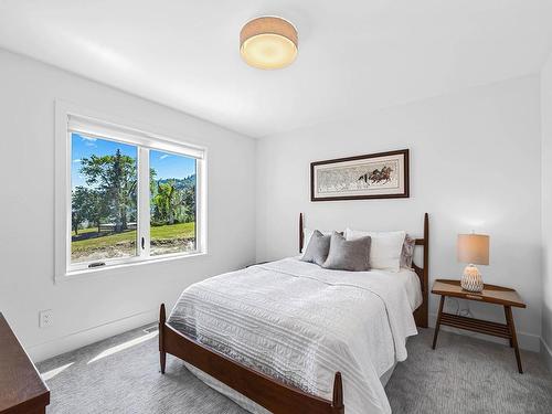 8555 Barnhartvale Road, Kamloops, BC - Indoor Photo Showing Bedroom