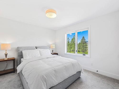 8555 Barnhartvale Road, Kamloops, BC - Indoor Photo Showing Bedroom