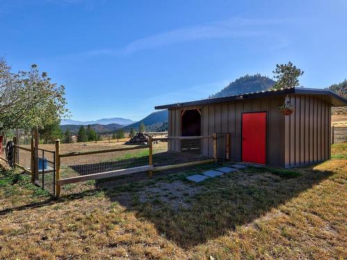 8555 Barnhartvale Road, Kamloops, BC - Outdoor