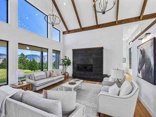 8555 Barnhartvale Road, Kamloops, BC - Indoor Photo Showing Living Room With Fireplace