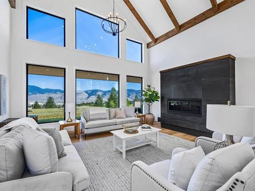 8555 Barnhartvale Road, Kamloops, BC - Indoor Photo Showing Living Room With Fireplace