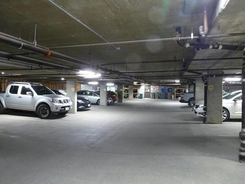 310-338 Nicola Street, Kamloops, BC - Indoor Photo Showing Garage