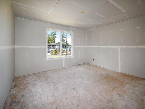 17-3100 Kicking Horse Drive, Kamloops, BC - Indoor Photo Showing Other Room