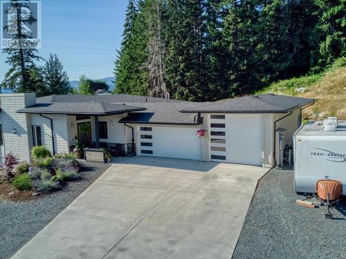 3953 Eagle Ridge Place, Powell River, BC - Outdoor With Facade