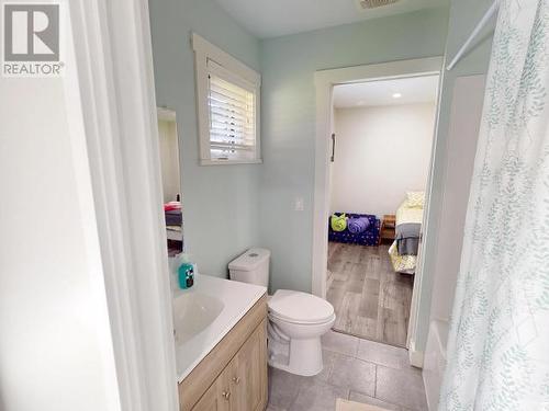 3953 Eagle Ridge Place, Powell River, BC - Indoor Photo Showing Bathroom