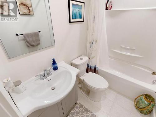 3953 Eagle Ridge Place, Powell River, BC - Indoor Photo Showing Bathroom