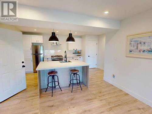 3953 Eagle Ridge Place, Powell River, BC - Indoor Photo Showing Kitchen