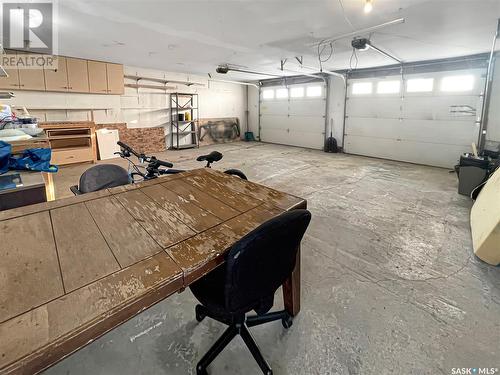 254 Central Avenue S, Swift Current, SK - Indoor Photo Showing Garage