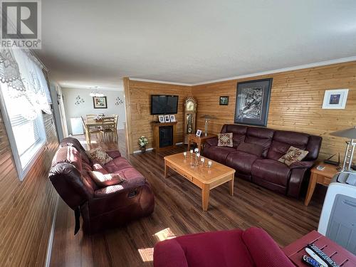 5223 41 Street, Fort Nelson, BC - Indoor Photo Showing Living Room