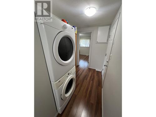 5223 41 Street, Fort Nelson, BC - Indoor Photo Showing Laundry Room