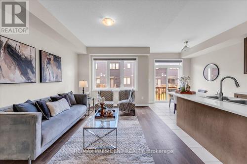 105 Eva Drive, Waterloo, ON - Indoor Photo Showing Living Room