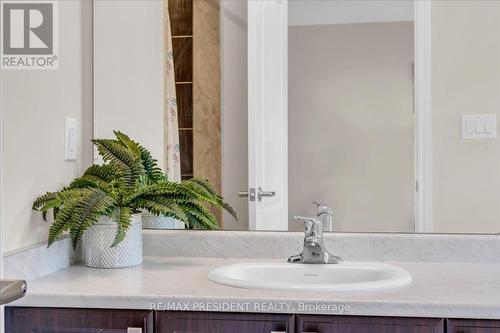 105 Eva Drive, Waterloo, ON - Indoor Photo Showing Bathroom