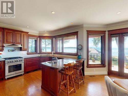 3623 Marine Ave, Powell River, BC - Indoor Photo Showing Kitchen With Double Sink