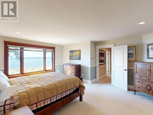 3623 Marine Ave, Powell River, BC - Indoor Photo Showing Bedroom