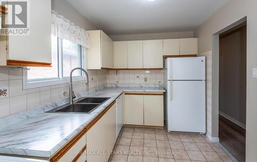 106 Metro Road S, Georgina (Keswick North), ON - Indoor Photo Showing Kitchen With Double Sink