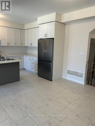 15 Federica Crescent, Wasaga Beach, ON - Indoor Photo Showing Kitchen