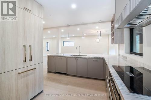 324 Riverside Drive, Toronto (High Park-Swansea), ON - Indoor Photo Showing Kitchen With Upgraded Kitchen