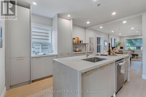 211 Gilbert Avenue, Toronto (Caledonia-Fairbank), ON - Indoor Photo Showing Kitchen With Upgraded Kitchen