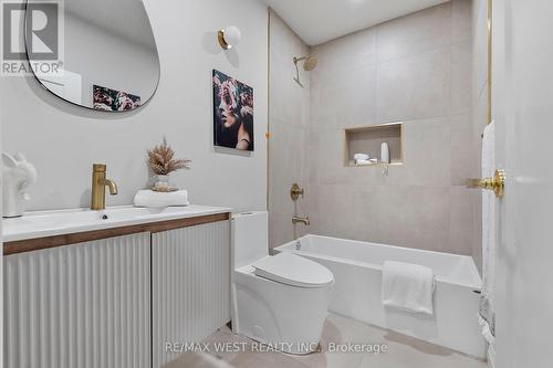 211 Gilbert Avenue, Toronto (Caledonia-Fairbank), ON - Indoor Photo Showing Bathroom