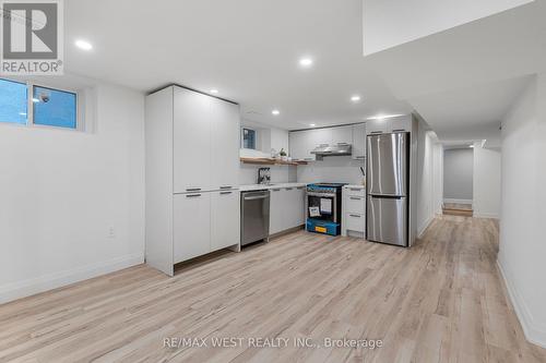 211 Gilbert Avenue, Toronto (Caledonia-Fairbank), ON - Indoor Photo Showing Kitchen