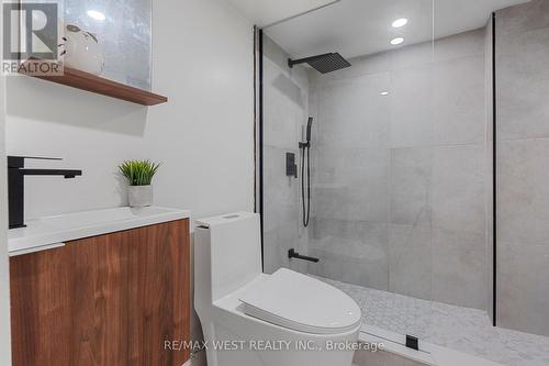 211 Gilbert Avenue, Toronto (Caledonia-Fairbank), ON - Indoor Photo Showing Bathroom