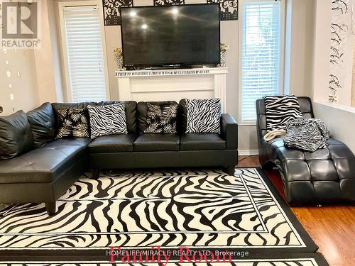 51 Leagate Street, Brampton, ON - Indoor Photo Showing Living Room