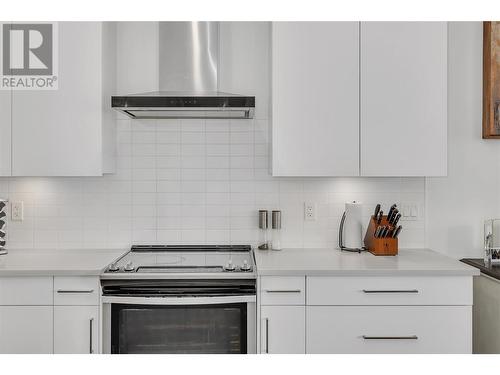 2160 Ensign Quay, West Kelowna, BC - Indoor Photo Showing Kitchen With Upgraded Kitchen