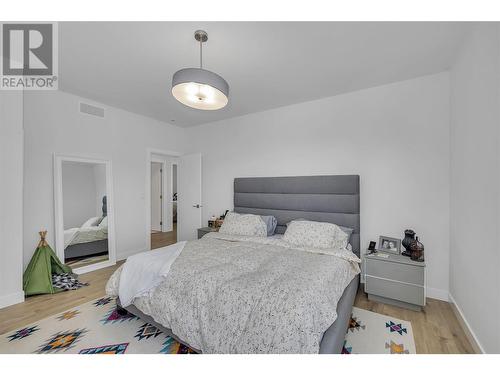 2160 Ensign Quay, West Kelowna, BC - Indoor Photo Showing Bedroom