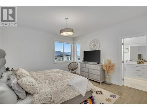 2160 Ensign Quay, West Kelowna, BC - Indoor Photo Showing Bedroom