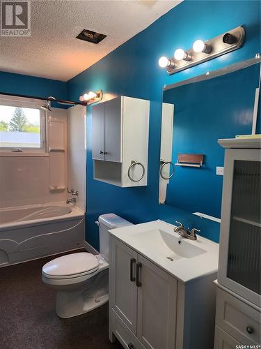 128 1St Avenue E, Montmartre, SK - Indoor Photo Showing Bathroom