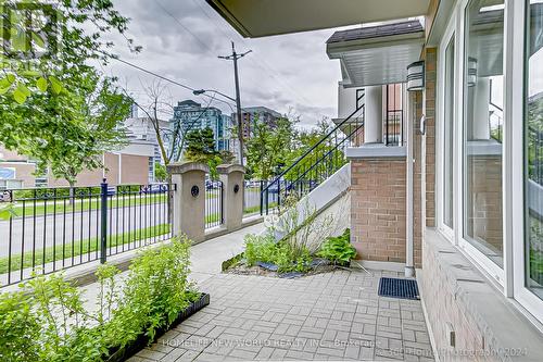 319 Grandview Way, Toronto (Willowdale East), ON - Outdoor