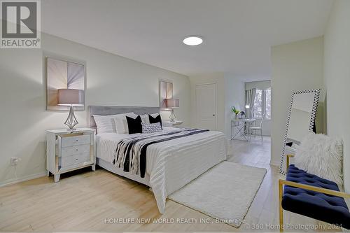 319 Grandview Way, Toronto (Willowdale East), ON - Indoor Photo Showing Bedroom