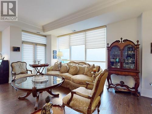 2620 - 70 Roehampton Avenue, Toronto (Mount Pleasant West), ON - Indoor Photo Showing Living Room