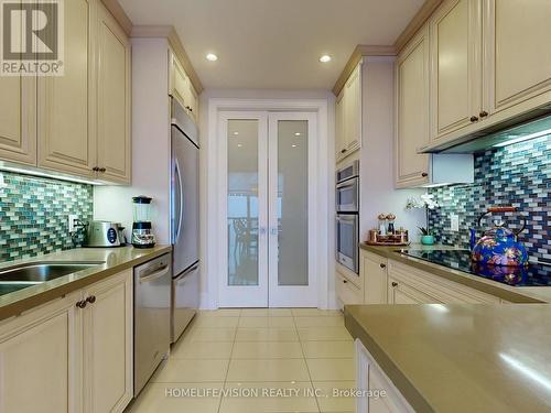 2620 - 70 Roehampton Avenue, Toronto (Mount Pleasant West), ON - Indoor Photo Showing Kitchen With Double Sink With Upgraded Kitchen