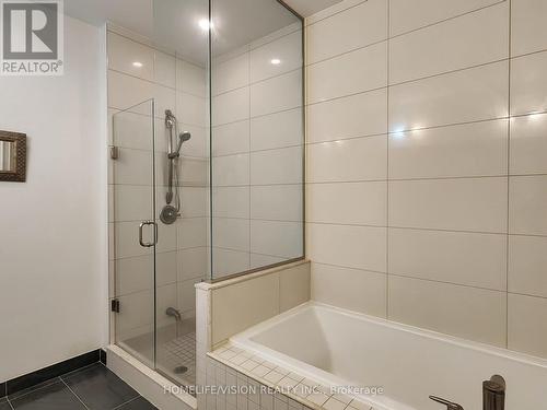 2620 - 70 Roehampton Avenue, Toronto (Mount Pleasant West), ON - Indoor Photo Showing Bathroom